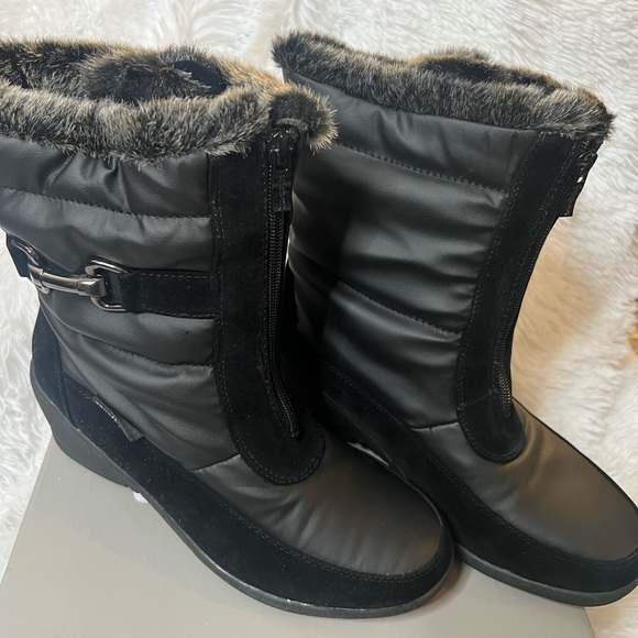 Aquatherm by Santana Canada, Wynter Black Wedge Waterproof Snow Boot, size 7M - Picture 2 of 10
